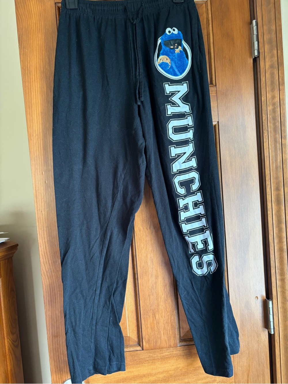 Sesame Street Black Cookie Monster 'MUNCHIES' Jogger Pants